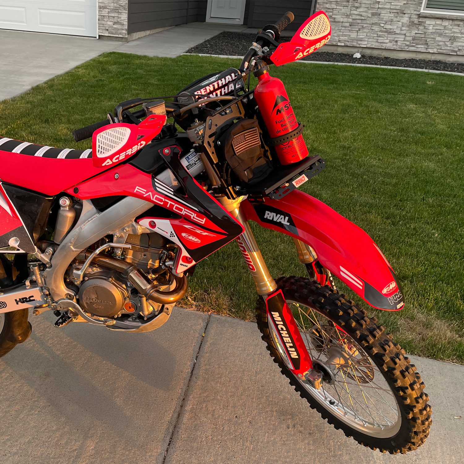 RBO12947-Moto-Mount-Social-Media-3